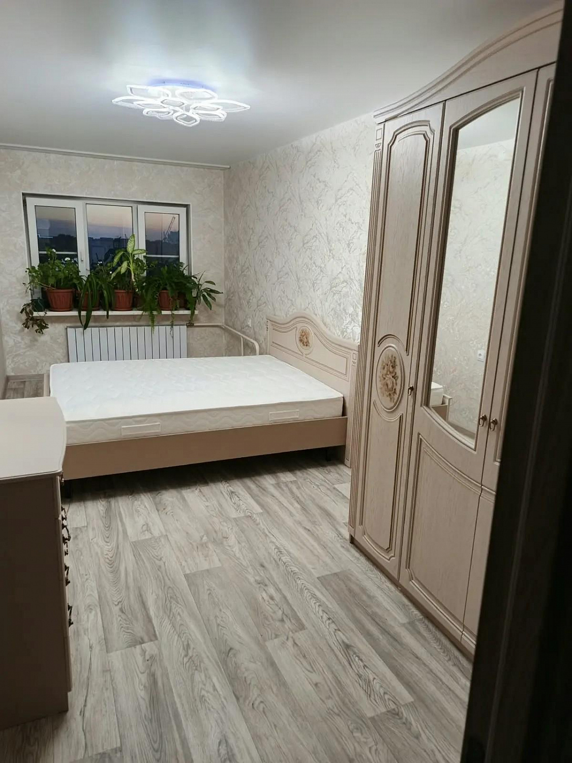 Шкаф четырехдверный Верона купить в интернет-магазине salon-yut.ru